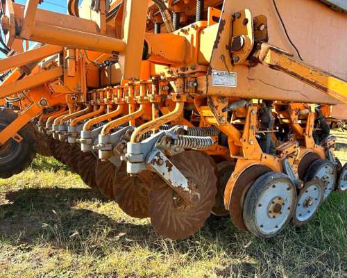 Sembradora Agrometal Modelo MXY 37 a 17,5 año 2007