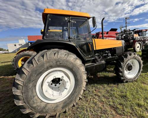 Tractor Valtra BH140 año 2004