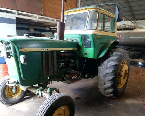 Tractor John Deere 2420