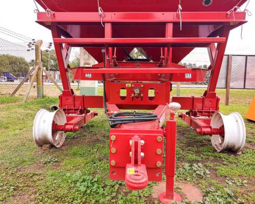 Fertilizadora al Voleo de 4000 Kg - Ancho 36 M - Syra