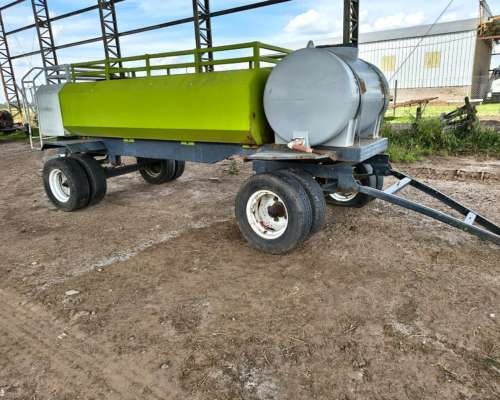 Acoplado Tanque Combinado de 3000 MÁS 750