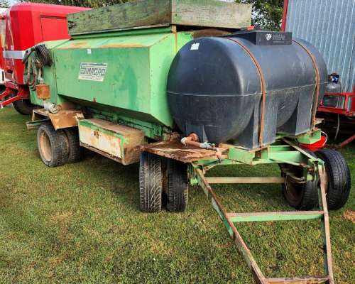 Acoplado Petrolero de 2000 L C-baulera y T Agua C-bomba Pico