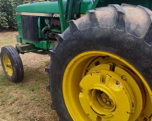 Tractor John Deere 3350.