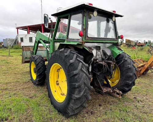 John Deere 5400 con Pala