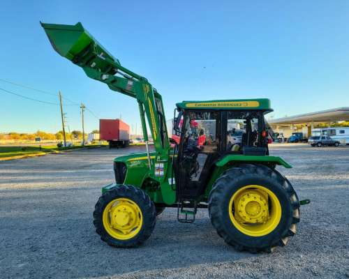 Tractor John Deere 5065 e C/cabina Cerrada y Pala. 446 Hs