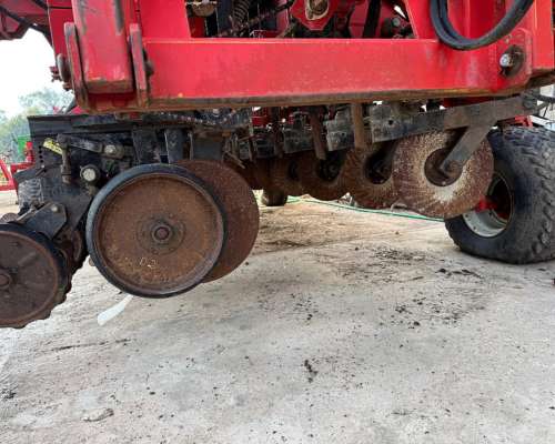 Sembradora Dolbi de 12/52 Fertilización en Línea