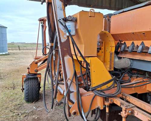 Agrometal TX Mega 25 a 35. Neumatica. Monitor con Variable