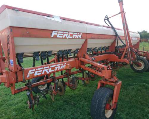 Fertilizadora de 15 Surcos a 52 cm