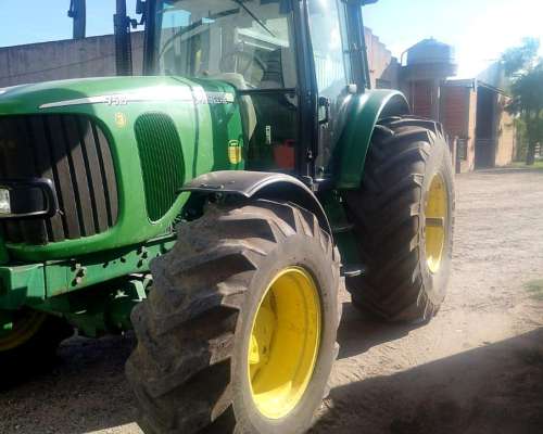 Tractor John Deere 7515 año 2007.