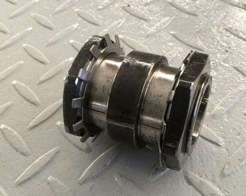 Reforma a Rodamients P Cigueñales de Cosechadoras John Deere