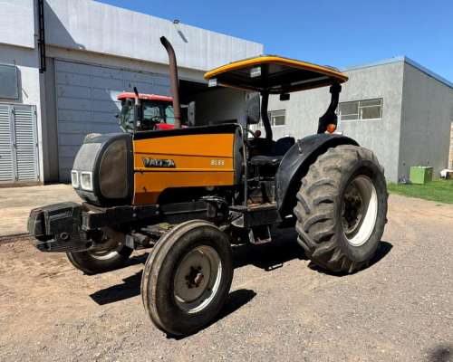 Tractor Valtra BL 88 con Techo