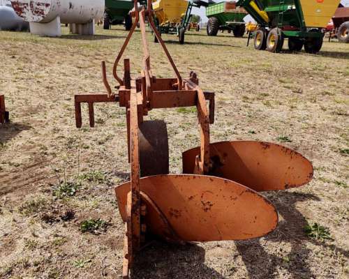 Arado de Dos Rejas con Levante de 3 Puntos