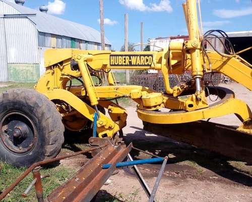 Motoniveladora Huber Warco - Scania 111