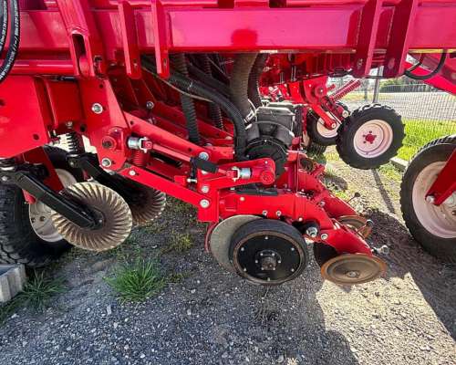 Sembradora Crucianelli Gringa 32 a 35 Neumática