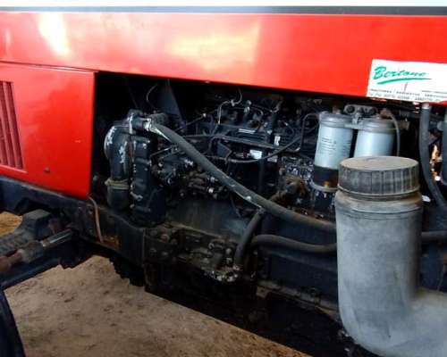 Massey Ferguson 660 .