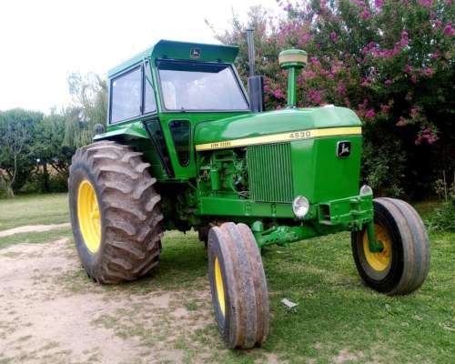Tractor John Deere 4530