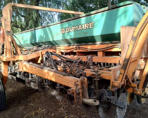 Vendo Sembradora de 27 a 19 Dumaire