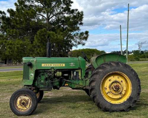 Tractor John Deere 445 con TDF