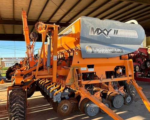 Agrometal MXY 37 a 17,5 , Monitor Plantium año 2013.