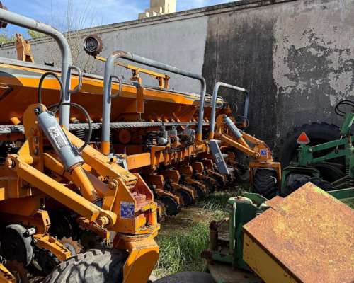 Sembradora Agrometal TX Mega 16 A52 Variable
