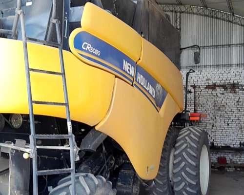 Cosechadora New Holland CR 5080, año 2013