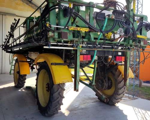 Pulverizadora Tedeschi MT3000 BT 2009 3000lt 25mt