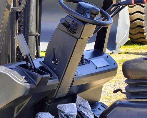 Autoelevador Eisen DF25 2500kg Torre Doble 3.7m Powershift