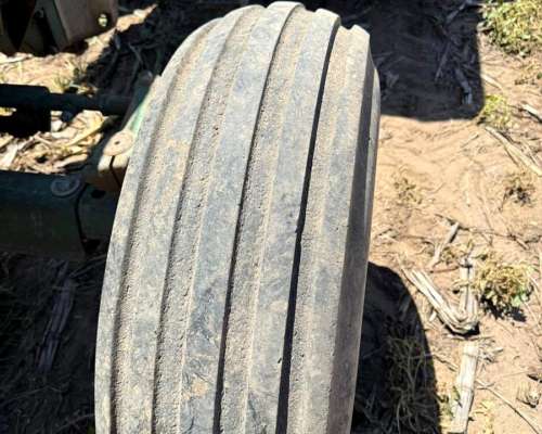 Tractor Zanello 230 CC, año 1994, Cubiertas Traseras Nuevas