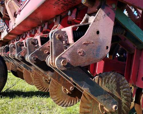 Sembradora Bertini 32.000 de 36 Lineas