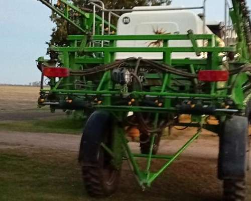 Pulverizadora Metalfor M2800 Usada en Excelente Estado