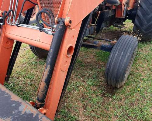 4 - Tractor Fiat 900. con Pala Frontal. Usado