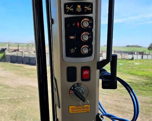 Massey Ferguson 6713 - Powershift - 2400 Horas - 1° Mano