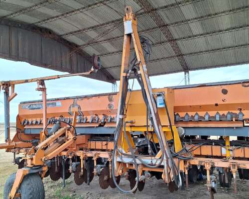 Agrometal TX Mega 25 a 35. Neumatica. Monitor con Variable