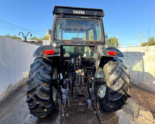 Valtra BM100 año 2006 106hp 4X4 TDF 3pto Cabina Excelente