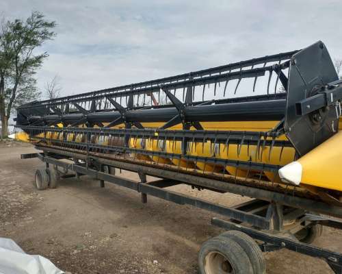 Cosechadora New Holland CR 585. año 2022