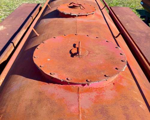 Tanque Salto de 3000 Lts con Bauleras Laterales