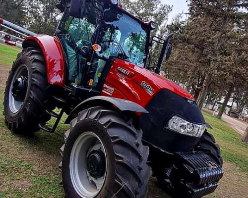 Tractor Farmall M 100