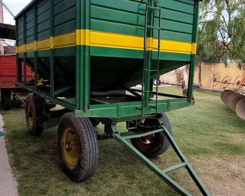 Tolva Semillera de 8 TN. AFF