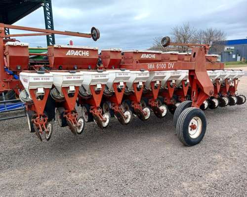 Sembradora Apache 6100 de 13 Lineas a 52,5 cm