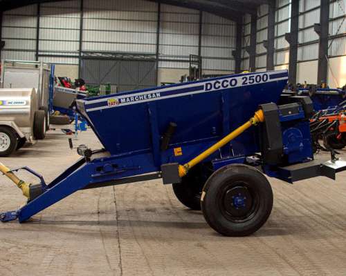 Fertilizadora de Arrastre Dcco 2500 Tatu Marchesan