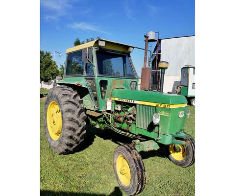 John Deere 2730 .