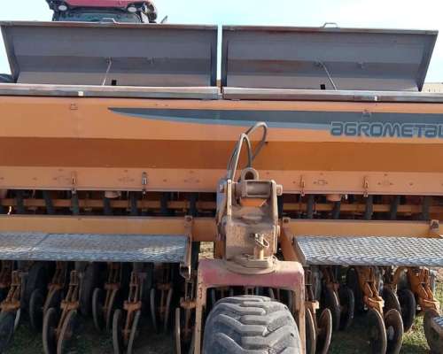 Sembradora Agrometal MX 33