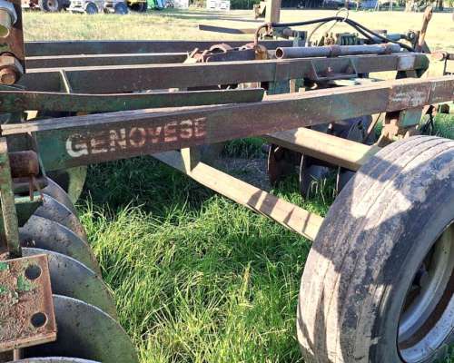 Genovese 44 Discos, Excéntrica