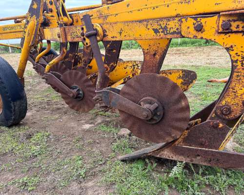 Arado Agrometal de 6 Rejas