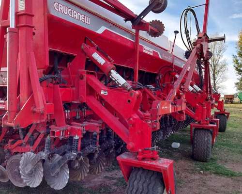 S. G. Fino Crucianelli Pionera 55 a 17 y 28 a 35 a Placas