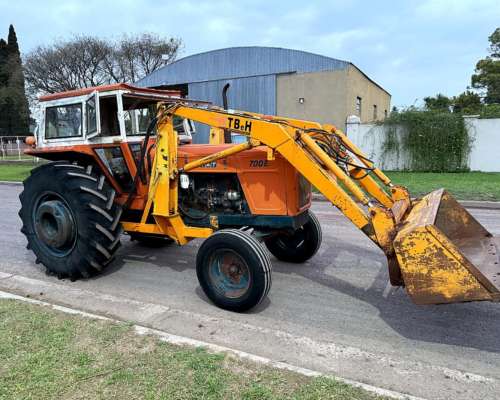 Fiat 700 e año 1978 con Pala Frontal TBH