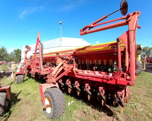 Sembradora Bertini 32.000 A:2012 de 36 a 21 Excelente