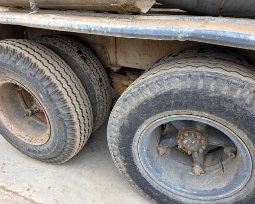 Camion Mercedes Benz 1517 L1517 con Mixer Motohormigonero