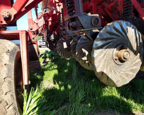 Sembradora Crucianelli Pionera 2008