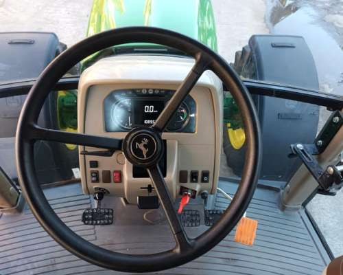 Tractor John Deere 6135j